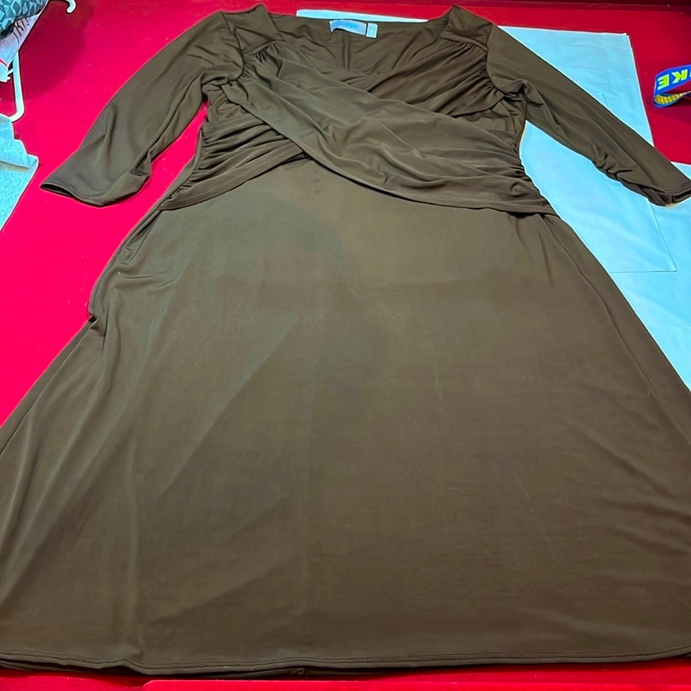 XL BROWN WRAP top DRESS FLATTERING stretchy knit wide neck midi 3/4 Slv slinky